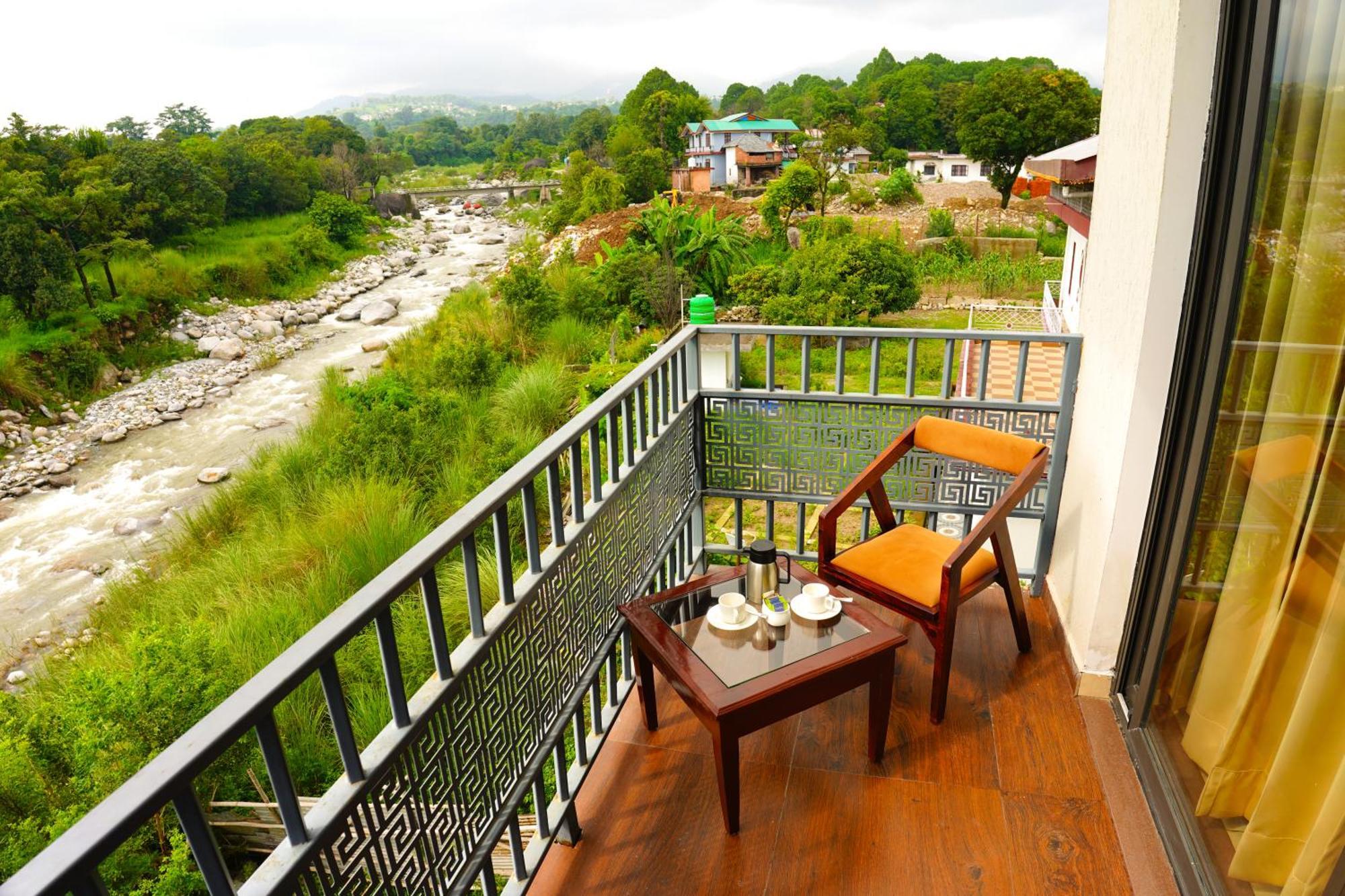 Aachman River And Valley View Resort Dharamshala - A Riverside Resort With Balcony View Exterior foto